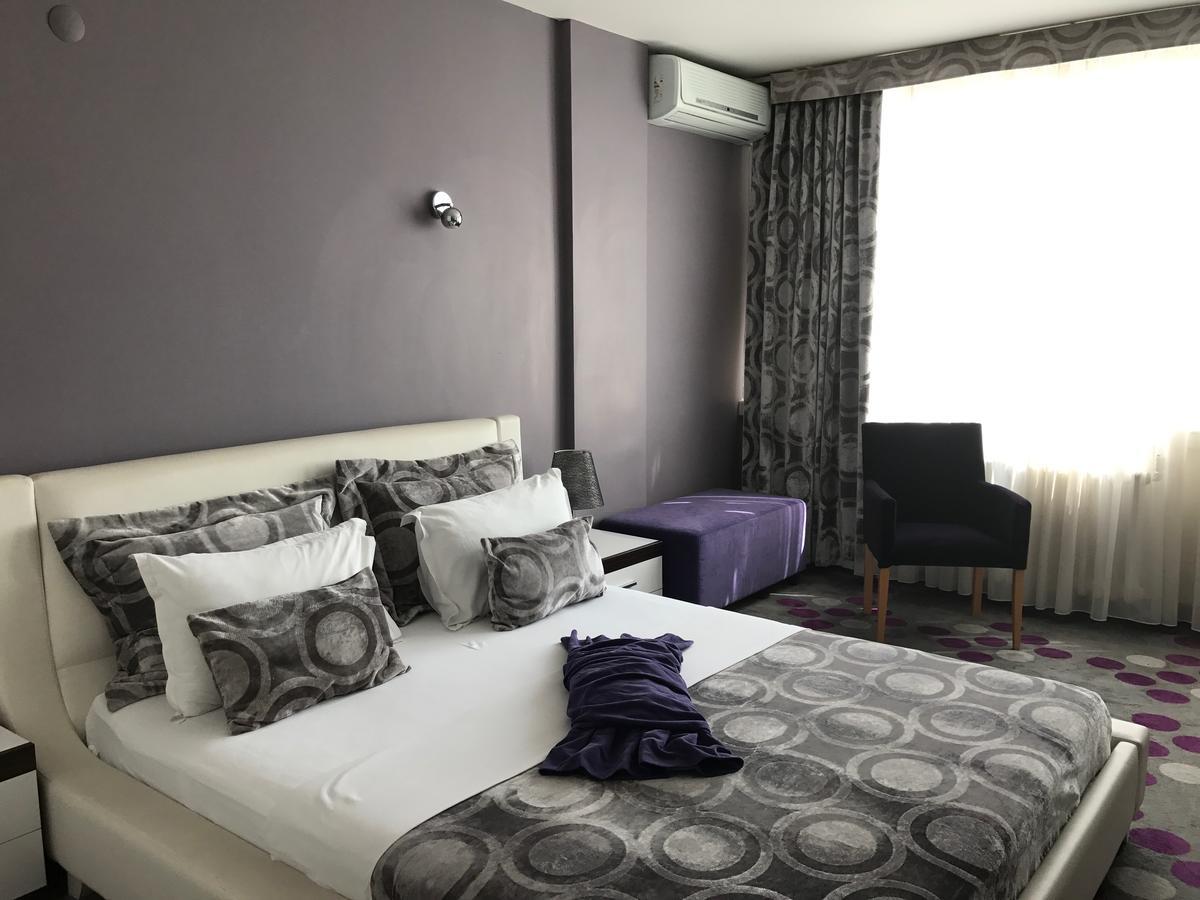 Hande Hotel Mustafakemalpasa ภายนอก รูปภาพ