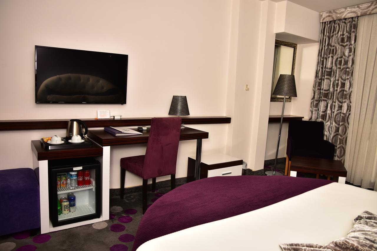 Hande Hotel Mustafakemalpasa ภายนอก รูปภาพ