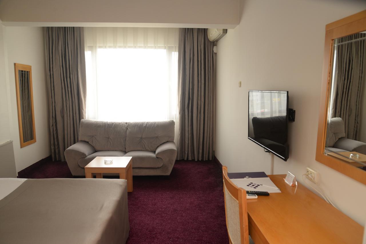 Hande Hotel Mustafakemalpasa ภายนอก รูปภาพ